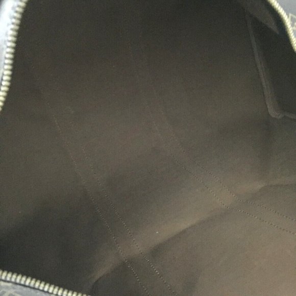 Pre-Loved Louis Vuitton Keepall 50 in Near Mint Condition (Negotiable) - Picture 10 of 10